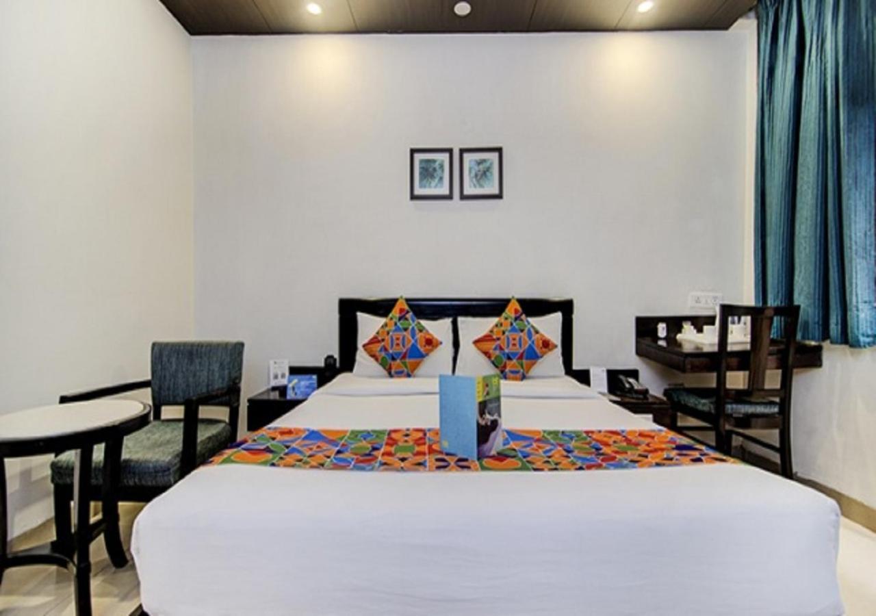 Hotel Rockland Panchsheel Enclave New Delhi Exterior photo