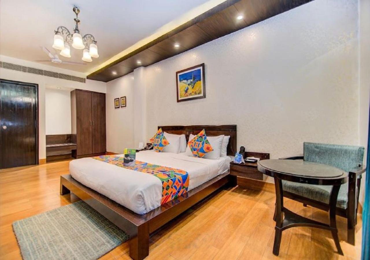 Hotel Rockland Panchsheel Enclave New Delhi Exterior photo