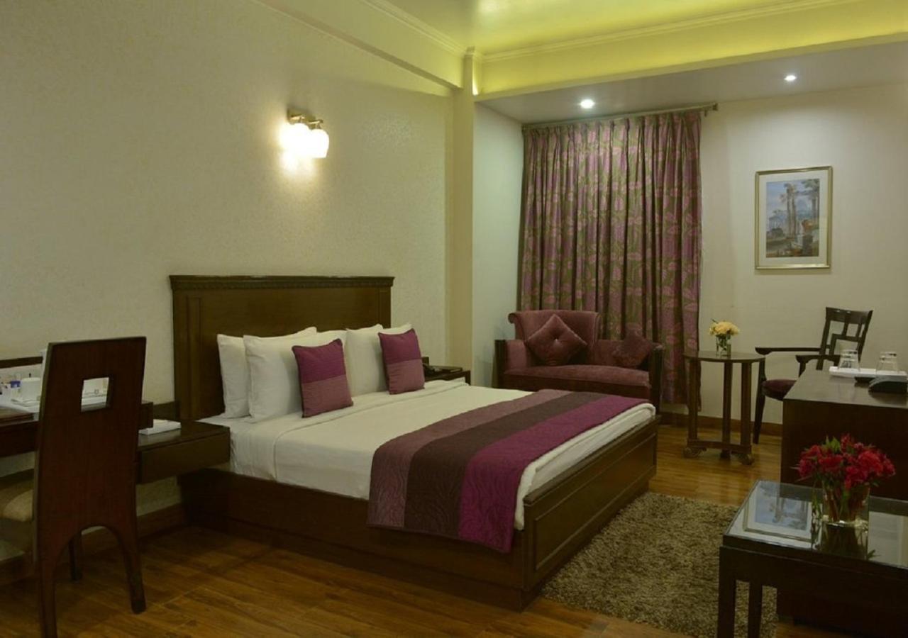 Hotel Rockland Panchsheel Enclave New Delhi Exterior photo